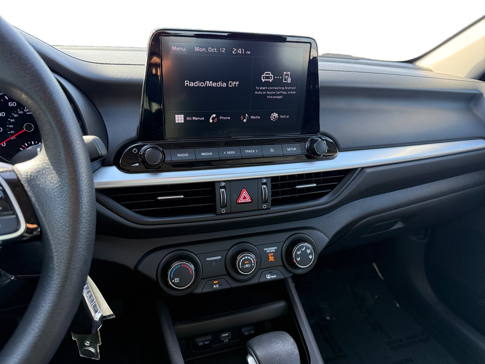 Used 2023 Snow White Pearl Kia LXS image 12