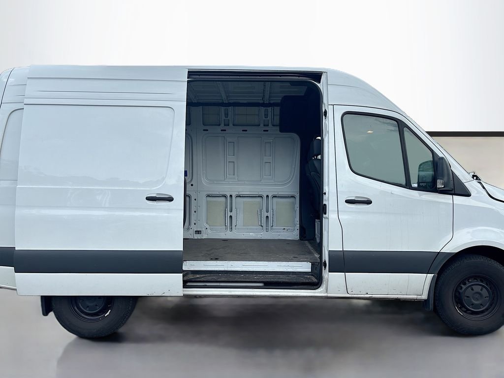 Used 2024 White Mercedes-Benz Cargo 144 WB image 18