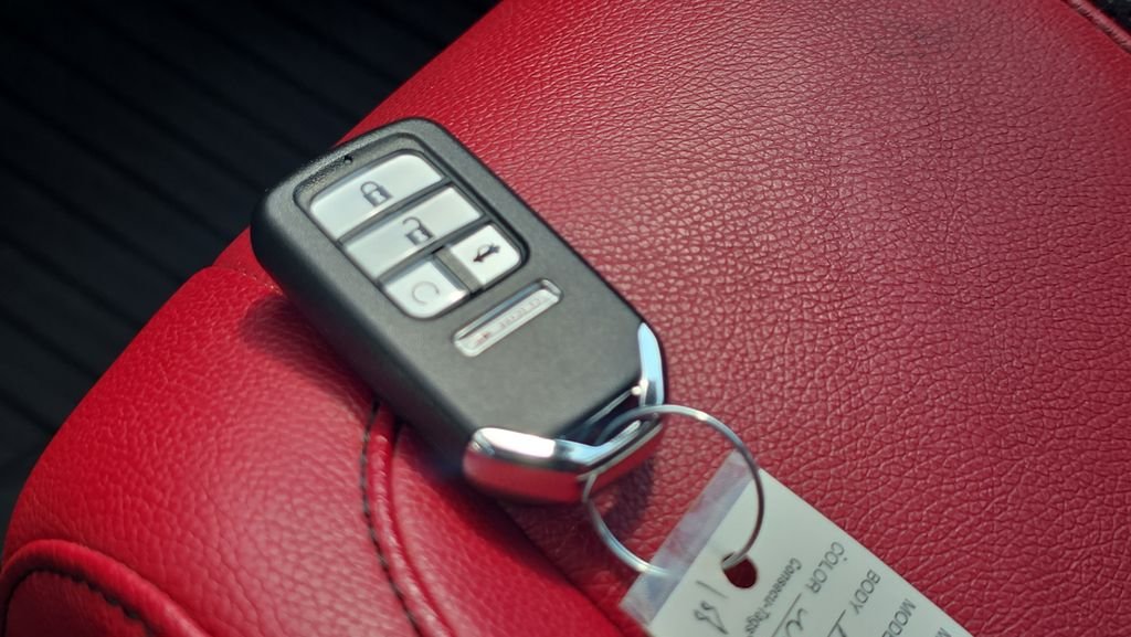 Used 2021 White Acura Premium and A-SPEC Packages image 29