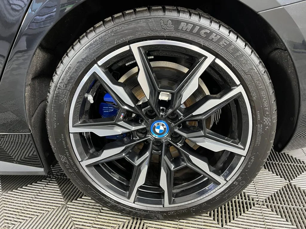Used 2024 Black Sapphire Metallic BMW M50 image 16
