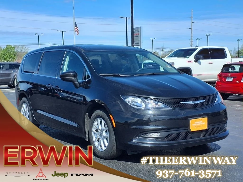 2023 Chrysler Voyager LX