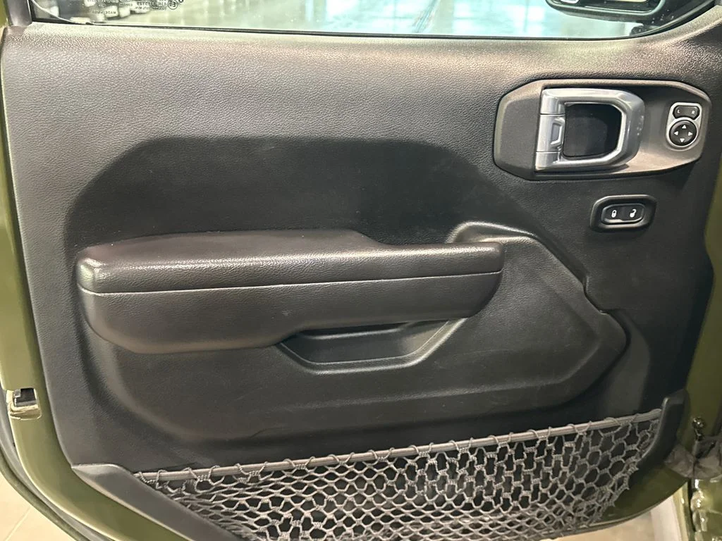 Used 2021 Green Jeep Unlimited Rubicon image 7