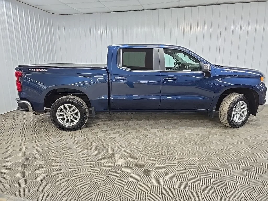 Used 2023 Blue Chevrolet LT image 2