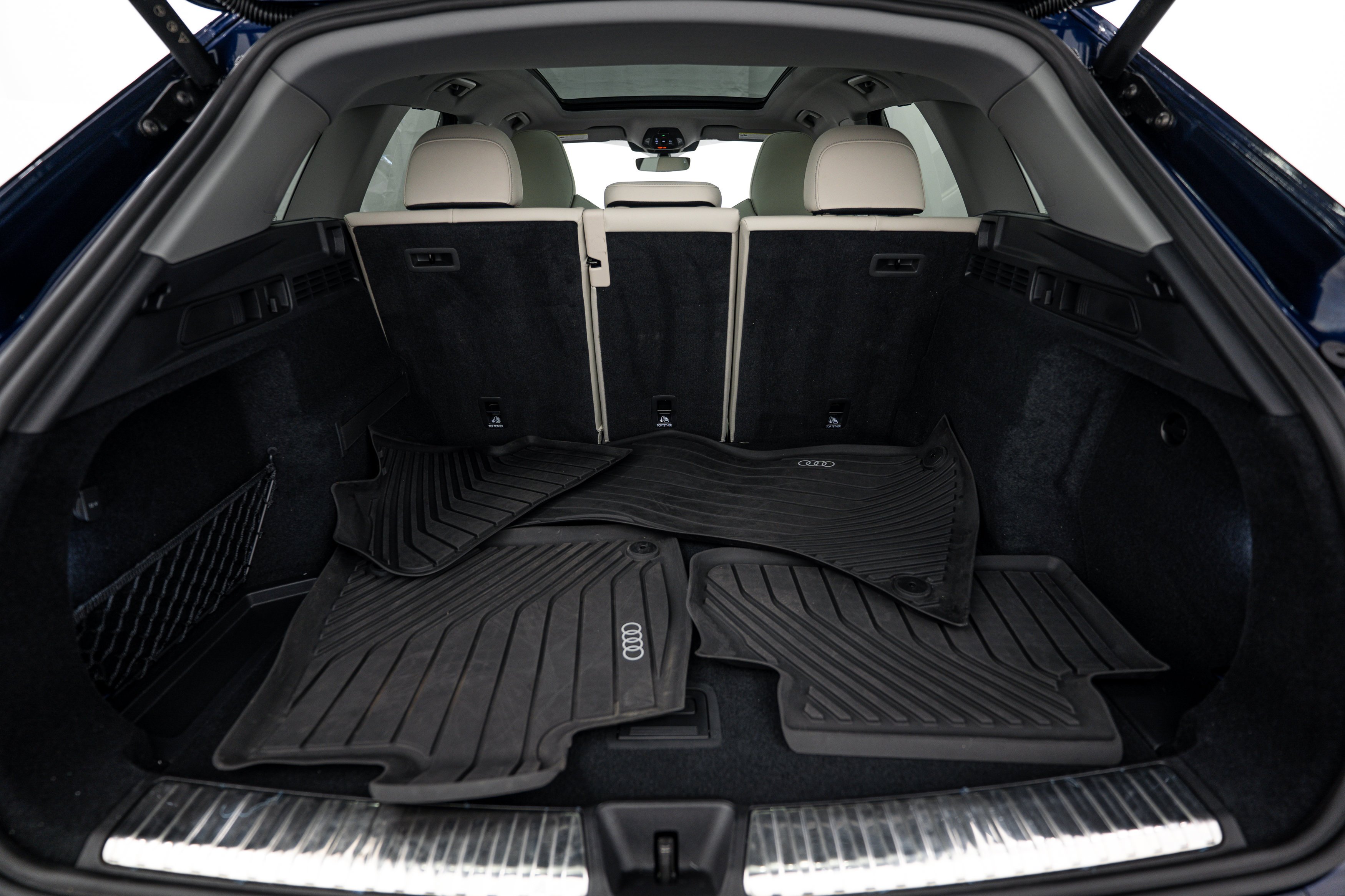 Used 2025 Navarra Blue Metallic Audi Premium Plus image 21