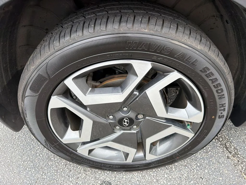 Used 2023 Red Hyundai SEL image 17
