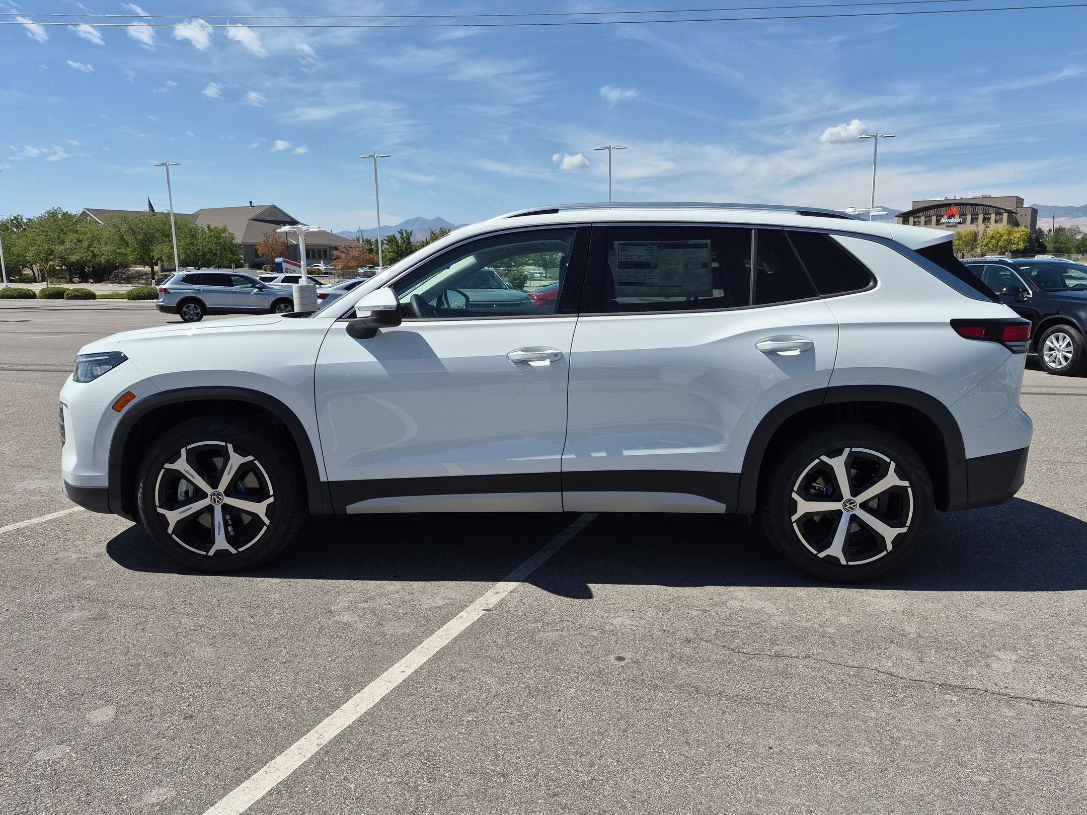New 2026 Pure White Volkswagen SE image 7