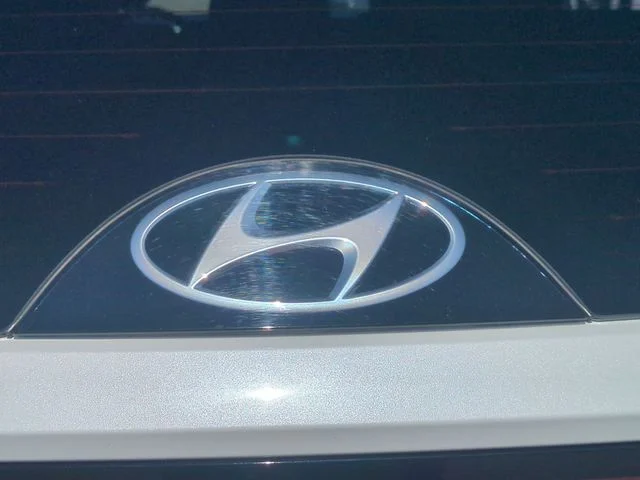 Certified Used 2023 White Hyundai SEL image 28