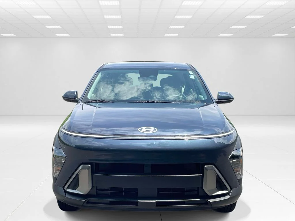 Used 2024 Blue Hyundai SE image 2
