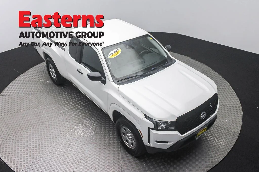Used 2022 White Nissan S image 3