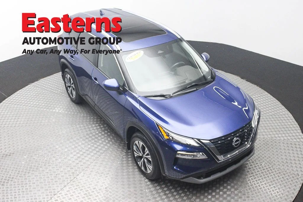 Used 2023 Blue Nissan SV image 3