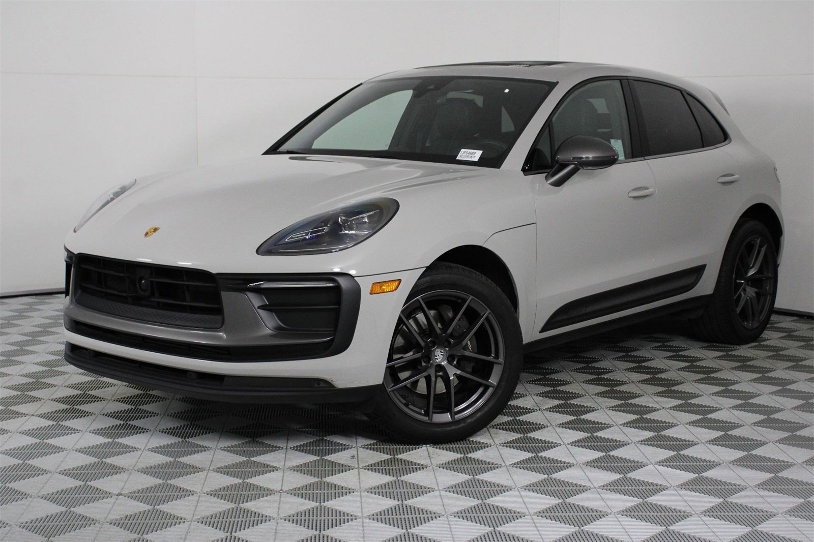 2023 Porsche Macan T