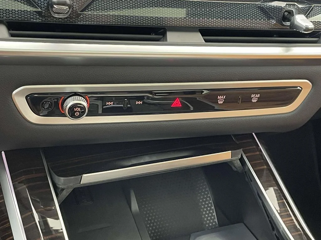 New 2027 Black BMW xDrive40i image 27