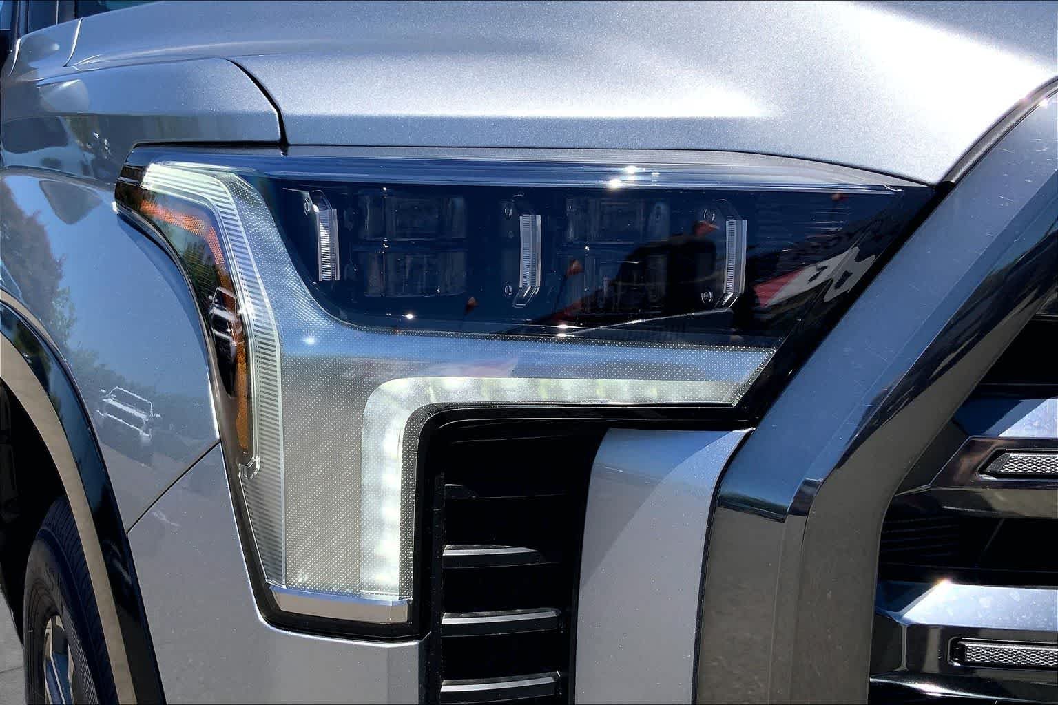 New 2026 Celestial Silver Metallic Toyota Platinum image 13
