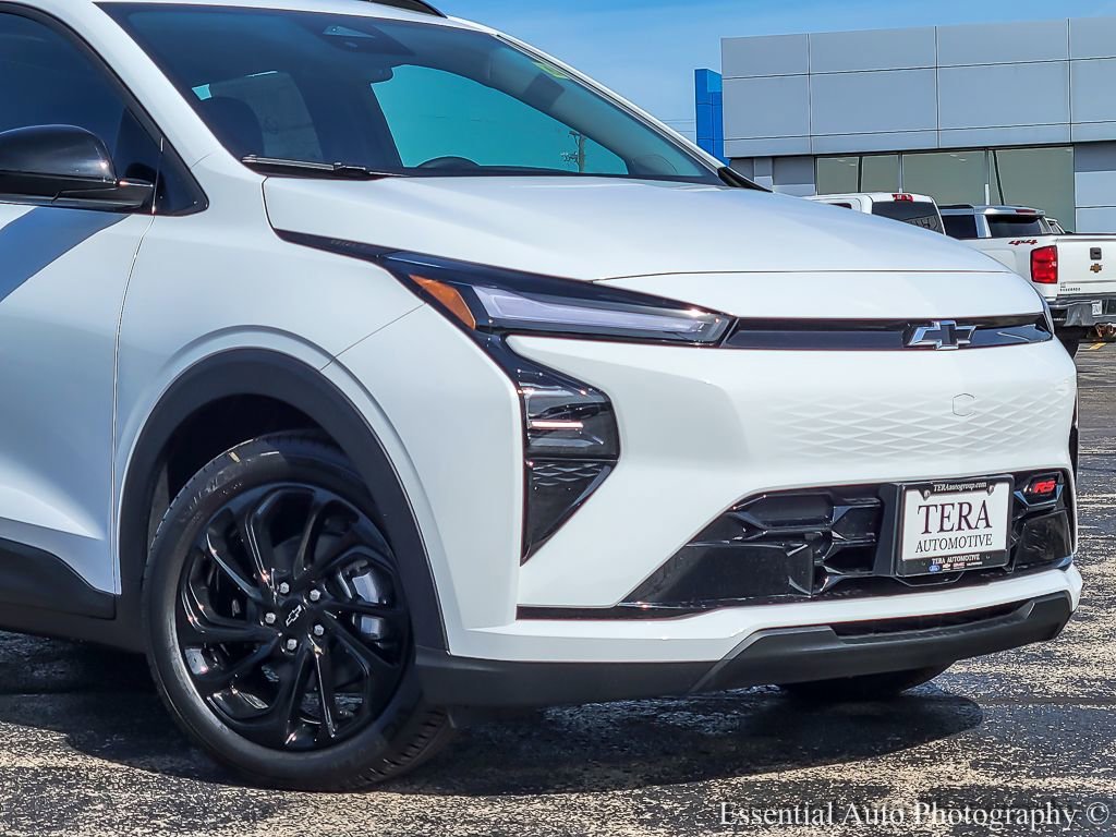 New 2027 Summit White Chevrolet RS image 2