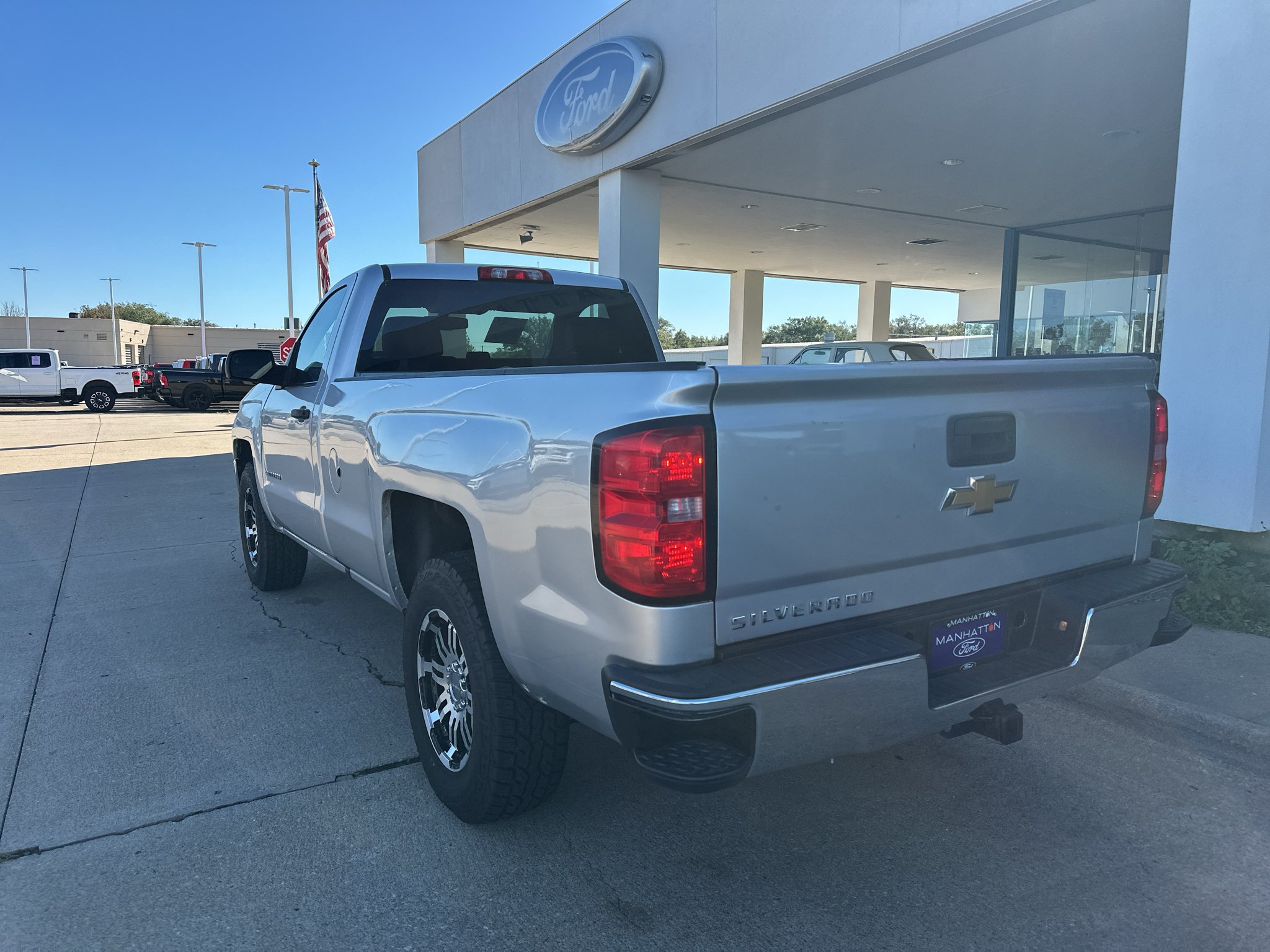 Used 2018 Silver Ice Metallic Chevrolet Work Truck image 10