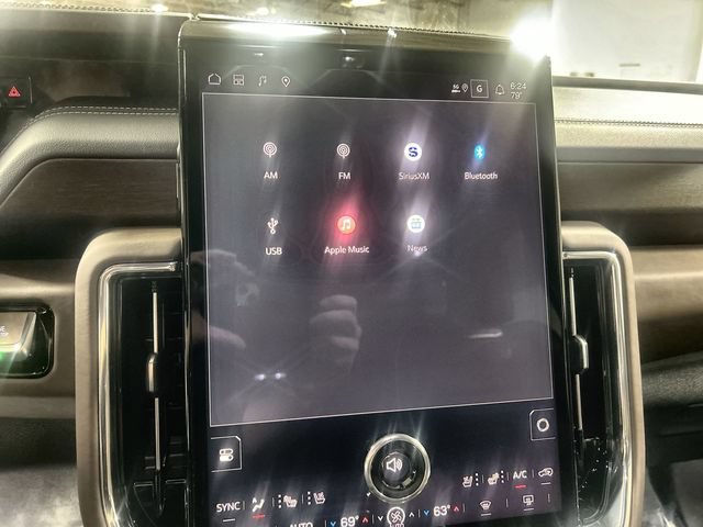 2026 GMC Yukon Denali Ultimate - Photo 16