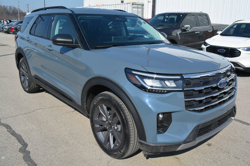 New 2026 Vapor Blue Metallic Ford Active image 2