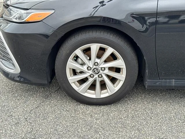 2024 Toyota Camry LE - Photo 11