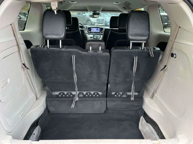 Certified Used 2022 Velvet Chrysler Touring L image 20