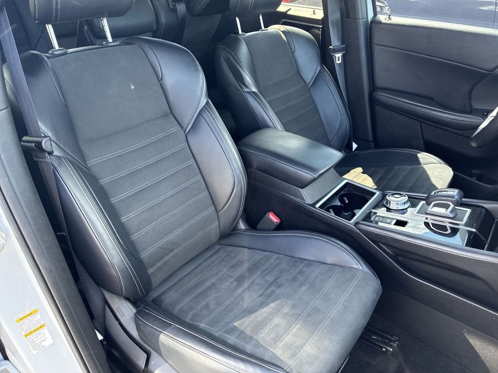 Used 2024 White Mitsubishi SE image 22