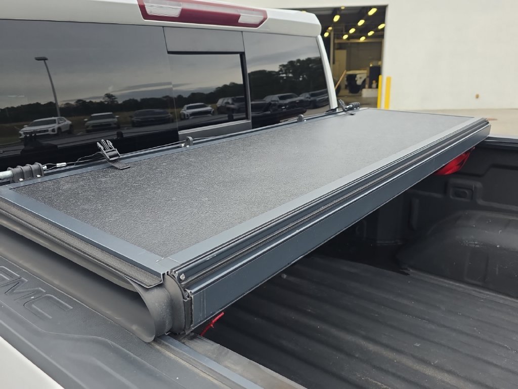 Used 2021 White GMC Denali image 34