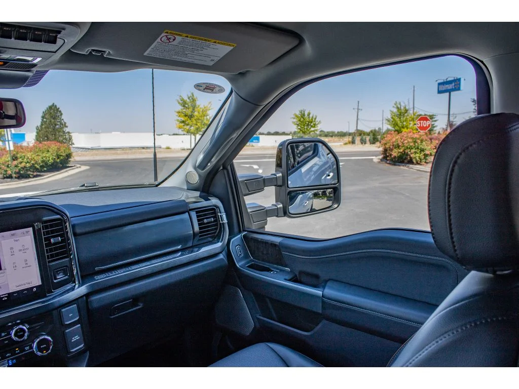 New 2026 Oxford White Ford LARIAT image 25