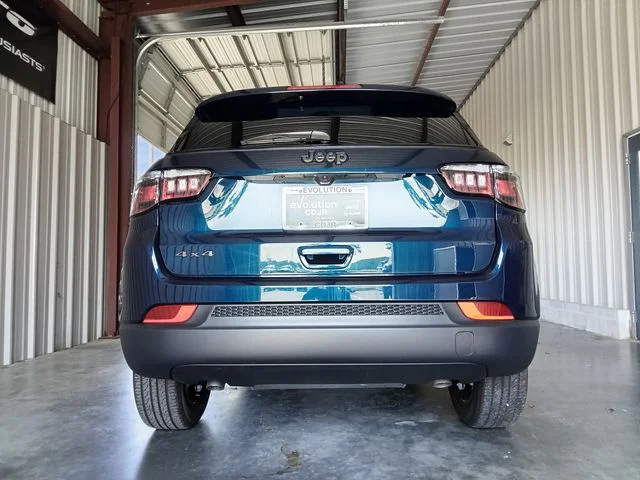 New 2026 Fathom Blue Pearl Coat Jeep Latitude image 13