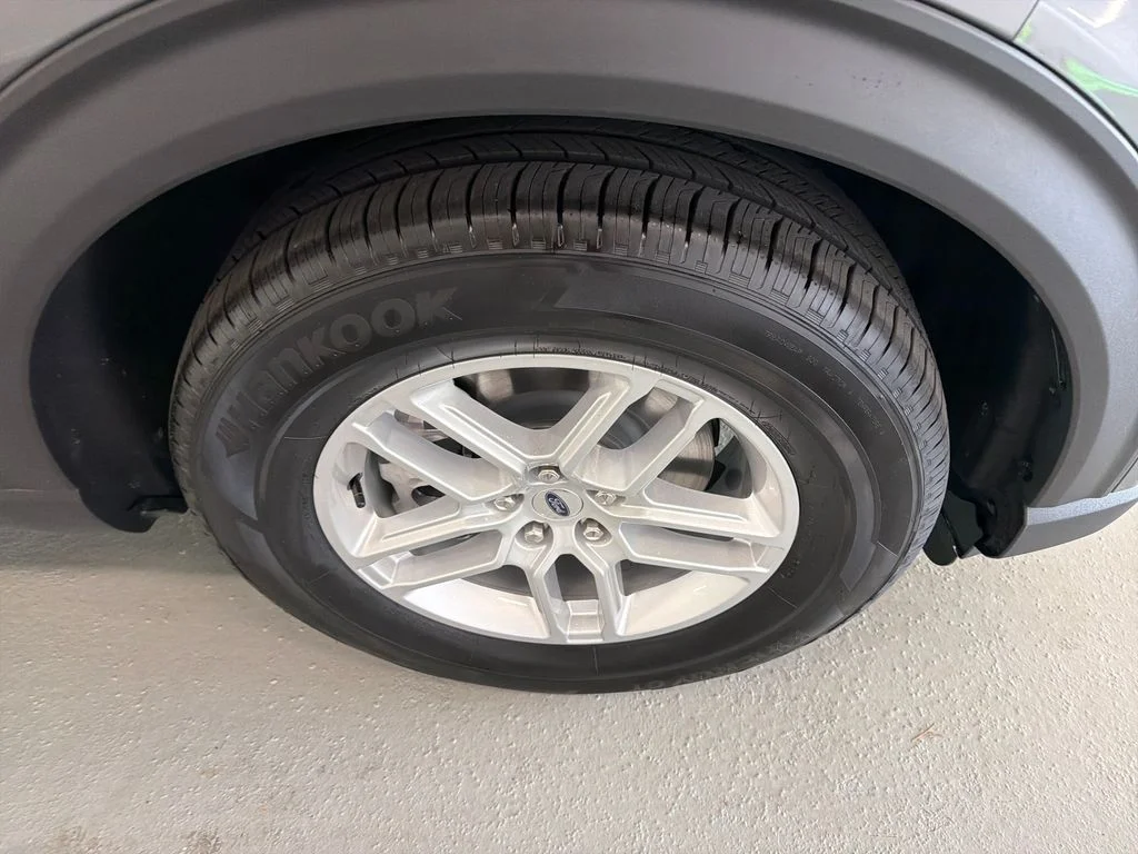 New 2027 Carbonized Gray Metallic Ford Active image 5