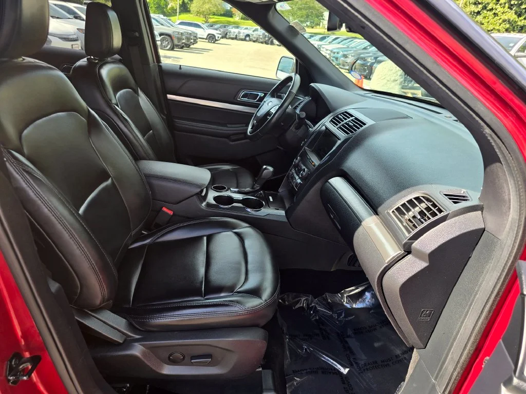 Used 2019 Red Ford XLT image 30