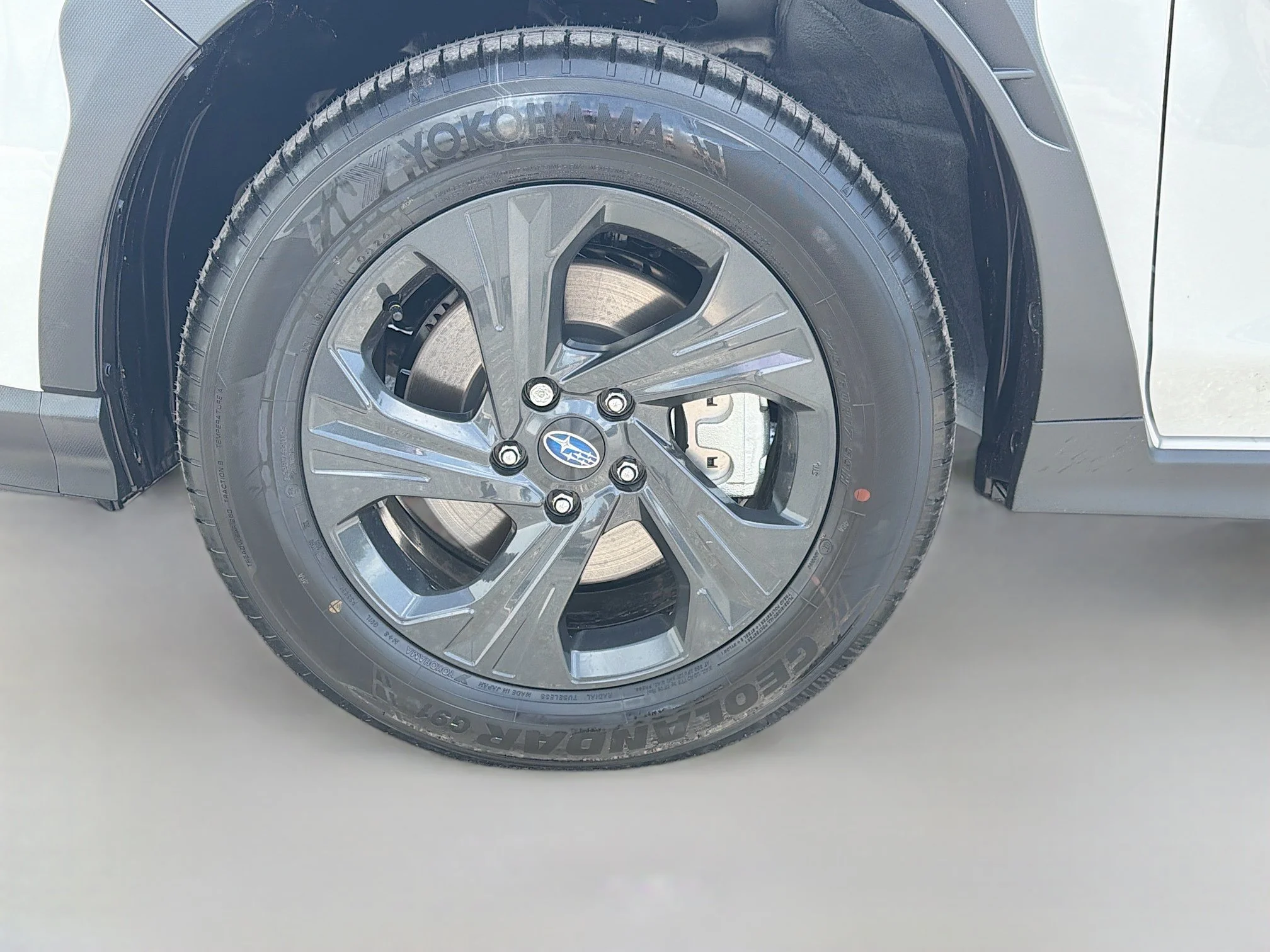 New 2026 White Pearl Subaru Base image 38
