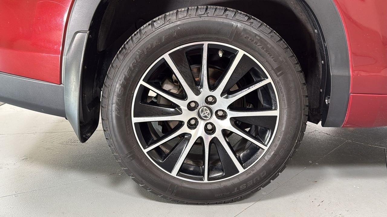 Used 2018 Red Toyota SE image 23