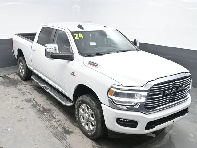 Used 2024 White Ram Laramie image 29