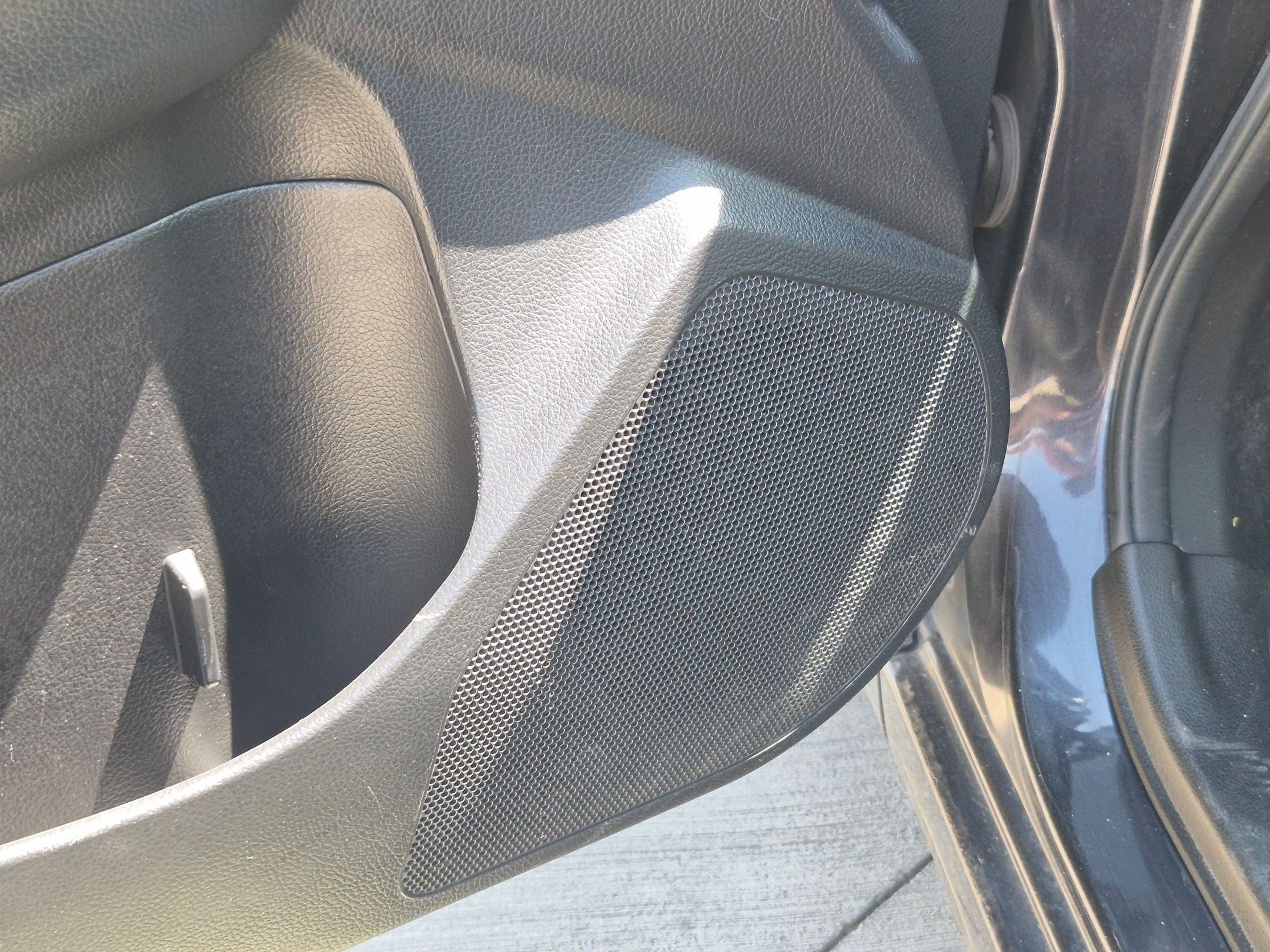 Used 2014 Dark Gray Metallic Subaru 2.0i image 16