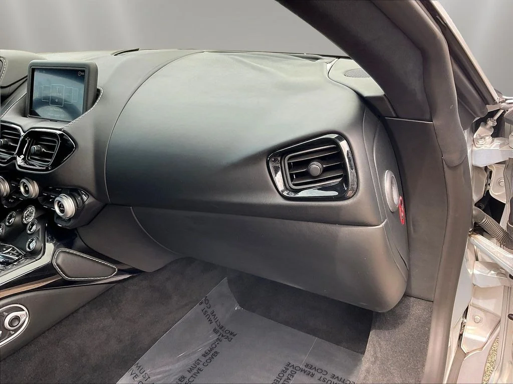 Used 2020  Aston Martin  image 23