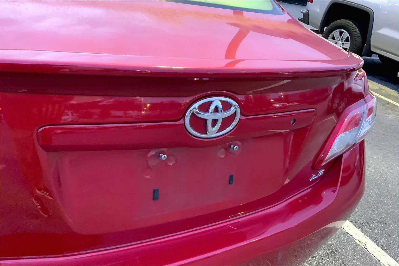 Used 2010 Barcelona Red Metallic Toyota LE image 28