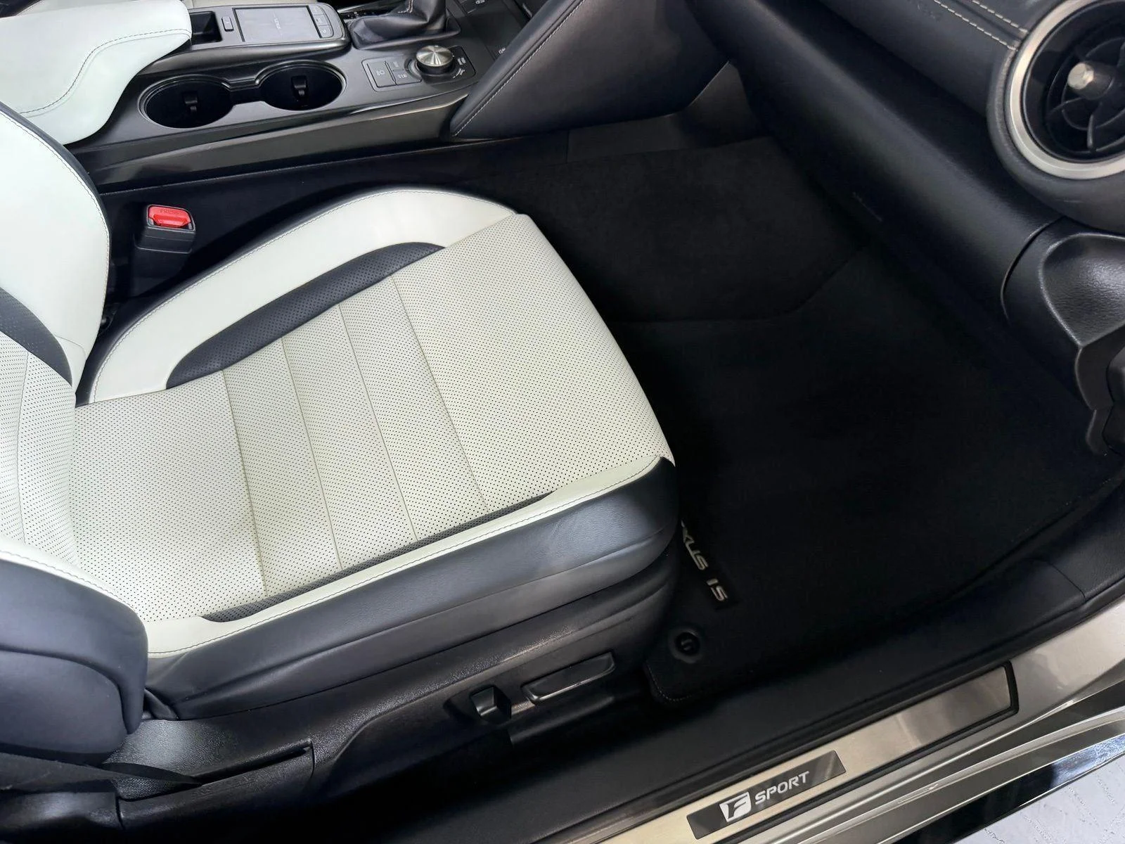 Used 2022 Atomic Silver Lexus IS 350 F SPORT image 41