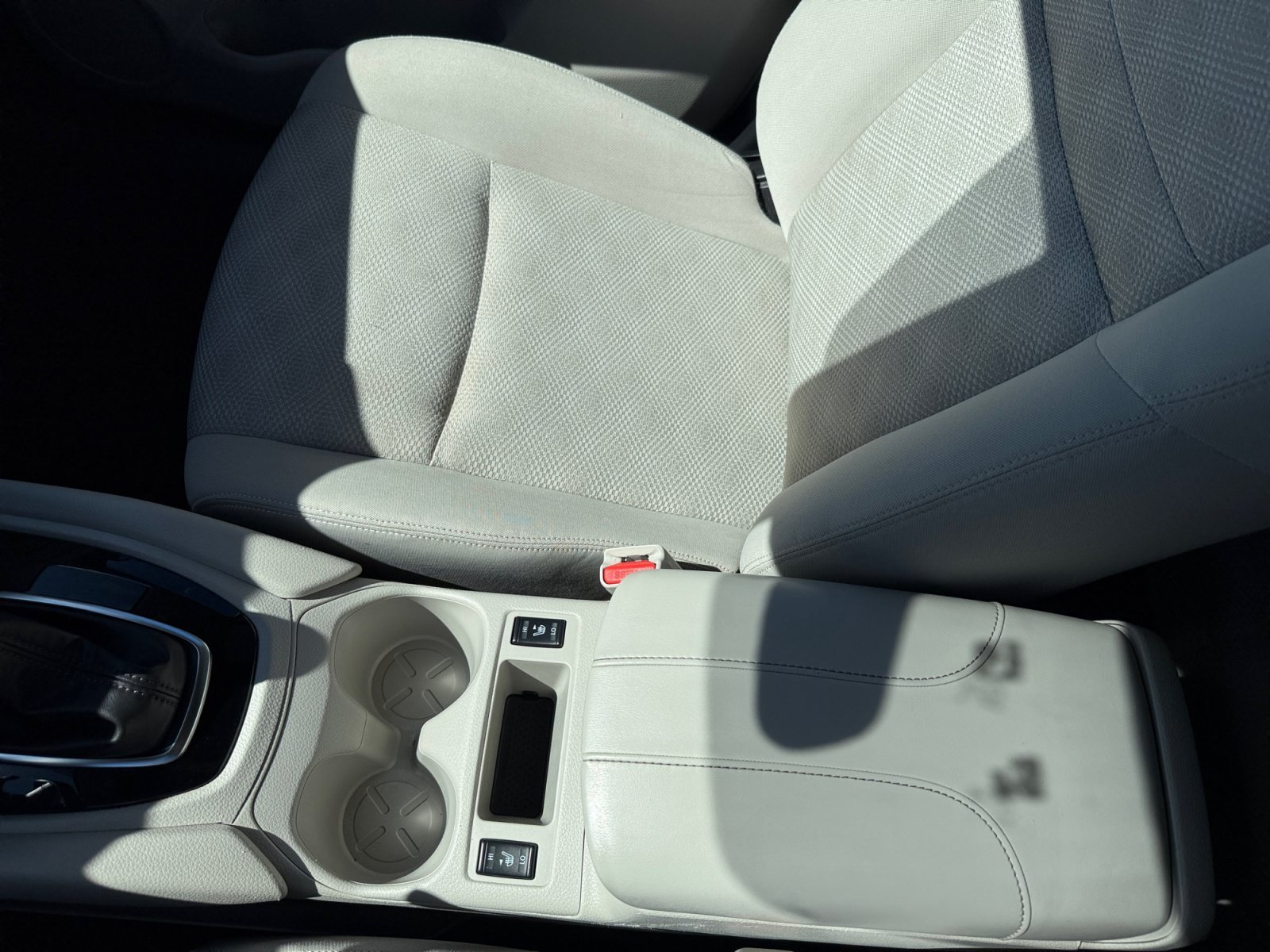Used 2021 Pearl White Tricoat NISSAN SV image 14