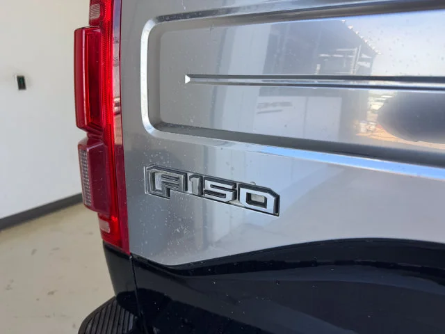 Used 2016 Shadow Black Ford Limited image 36