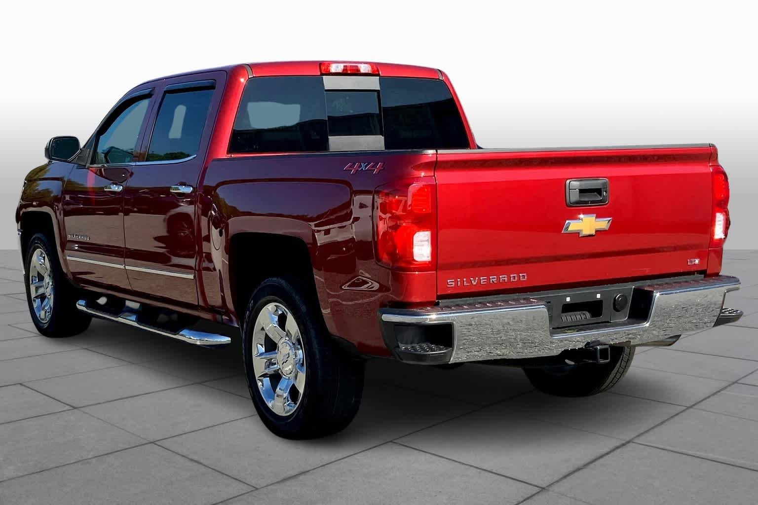Used 2018 Cajun Red Tintcoat Chevrolet LTZ image 12
