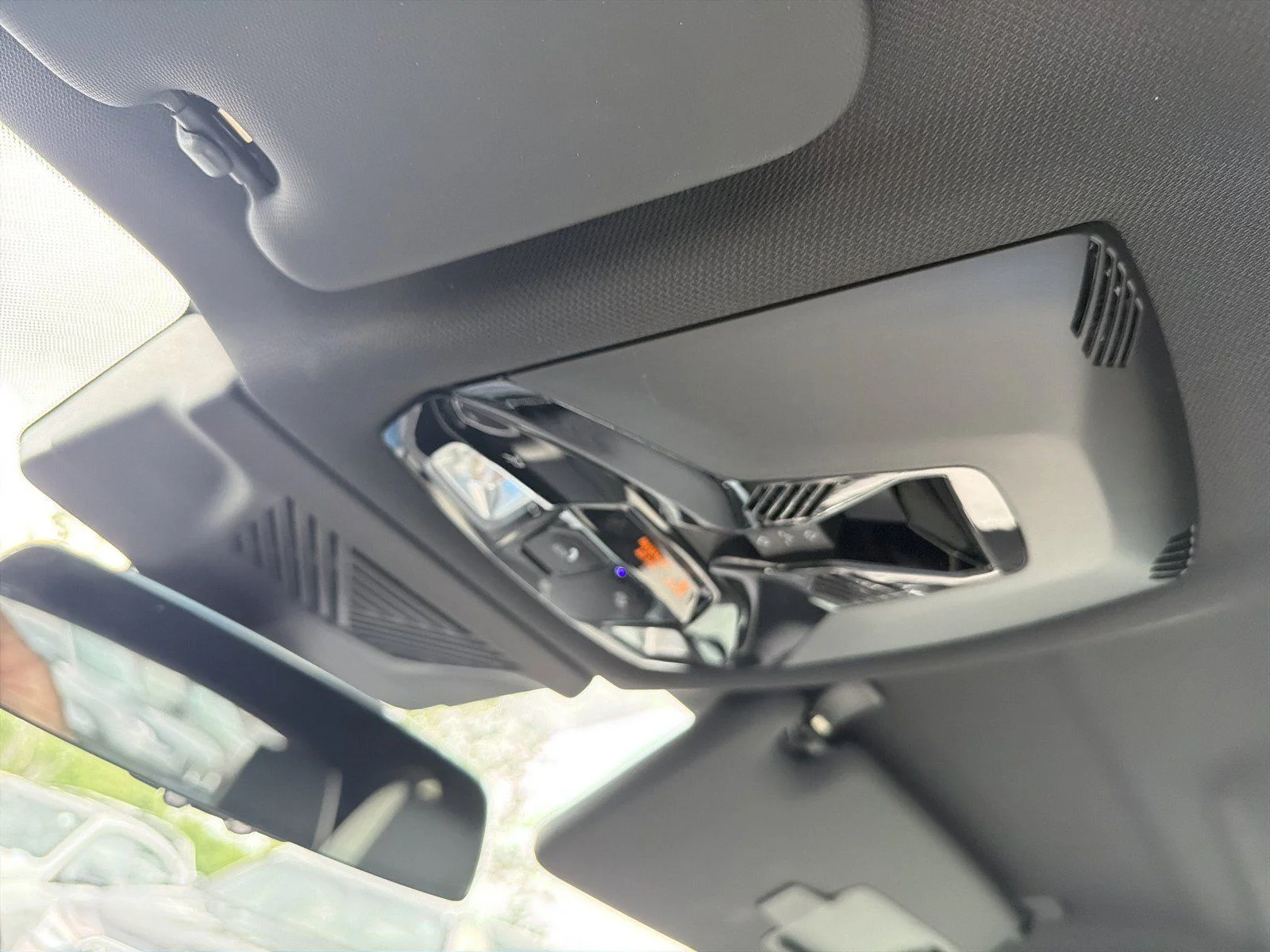 New 2026 Black Sapphire Metallic BMW xDrive28i image 36