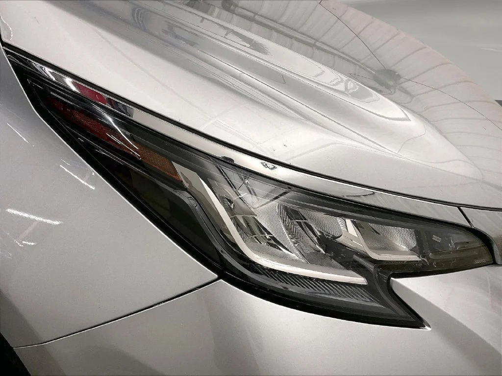 Used 2021 Silver Toyota XLE image 34