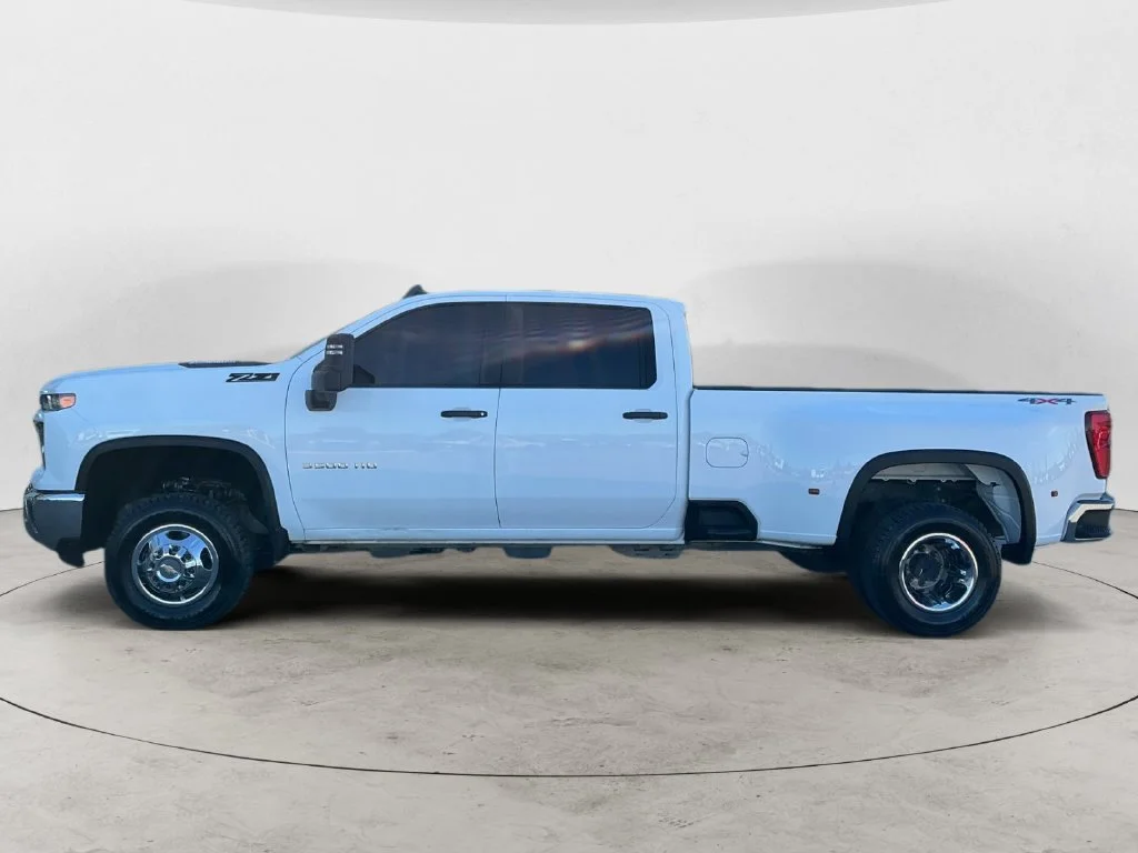 Used 2024 Summit White Chevrolet WT DRW image 12
