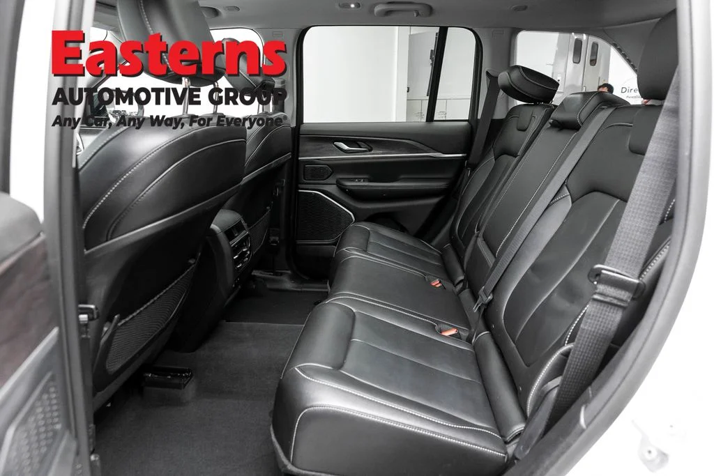 Used 2025 Silver Mitsubishi 2.0 SE image 49