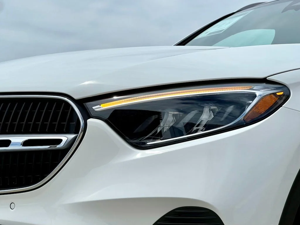 Certified Used 2026  Mercedes-Benz GLC 300 image 5
