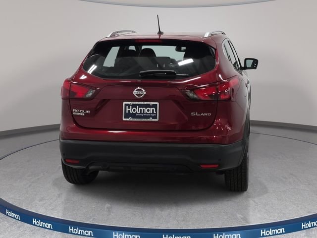 Used 2019 Red Nissan SL image 7