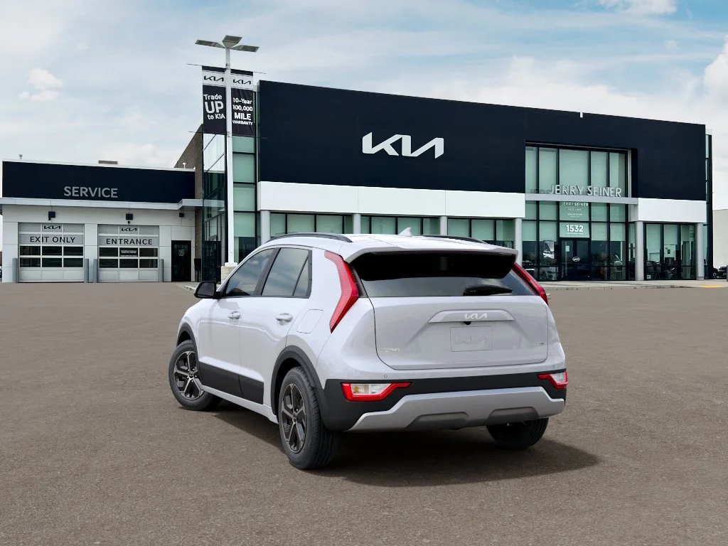 New 2026 Snow White Pearl Kia EX image 4