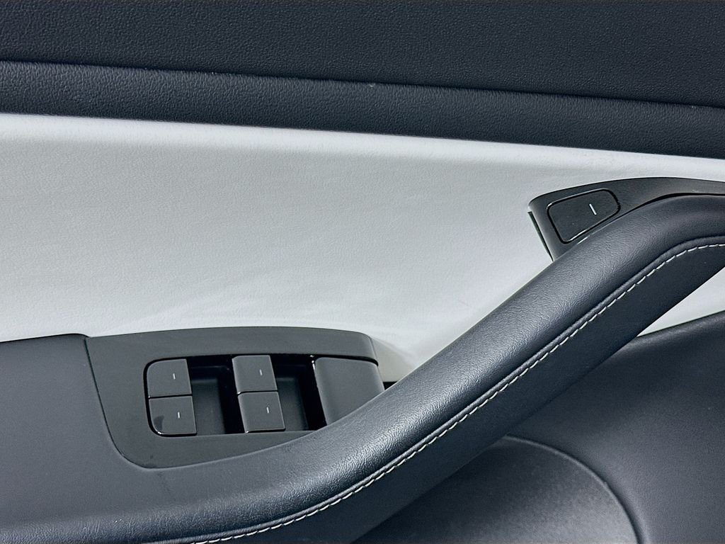 Used 2019 Silver Tesla Long Range image 18