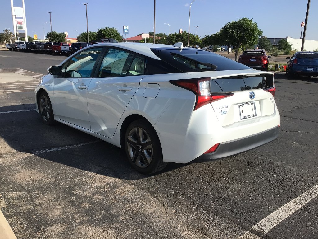 Used 2022 White Toyota L Eco image 4