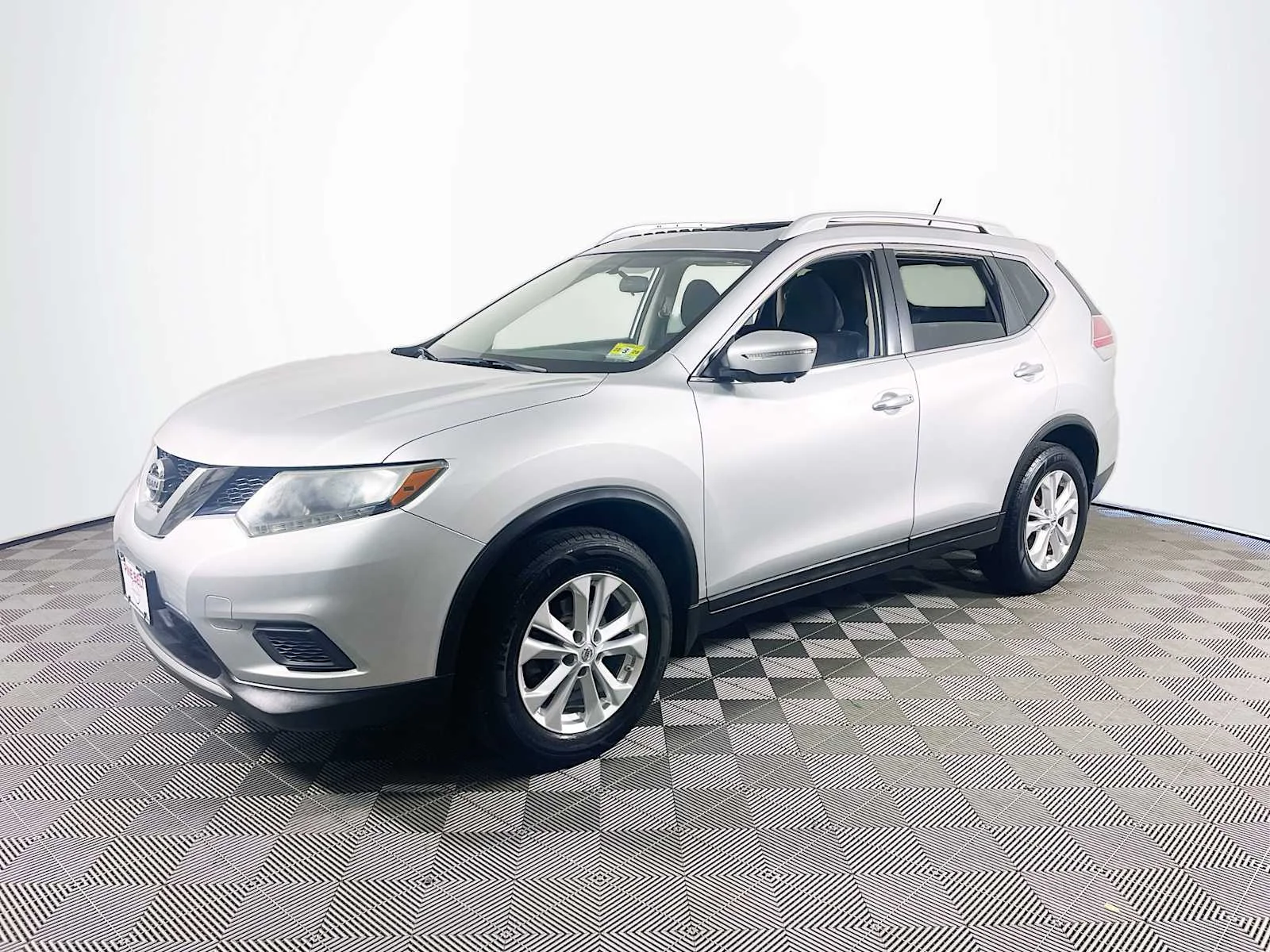 2015 Nissan Rogue SV AWD's photo