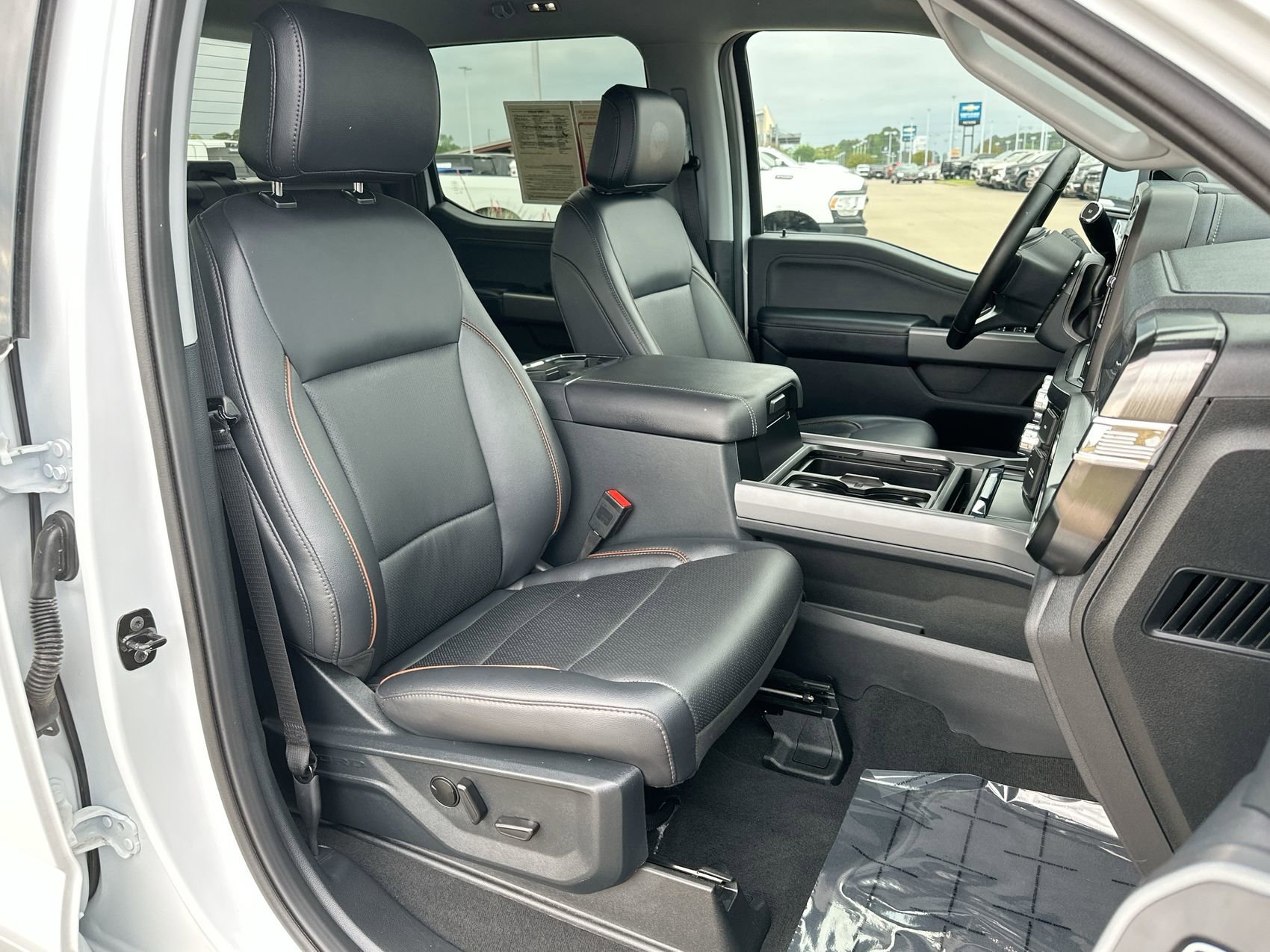 Used 2026 Oxford White Ford Lariat image 25
